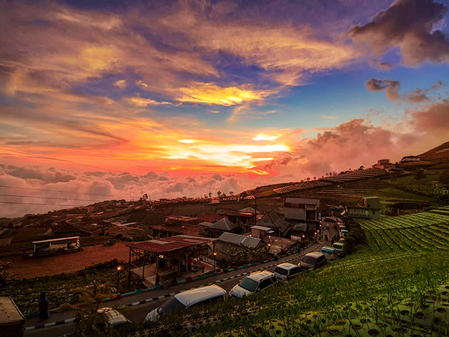 nepal van java sunrise